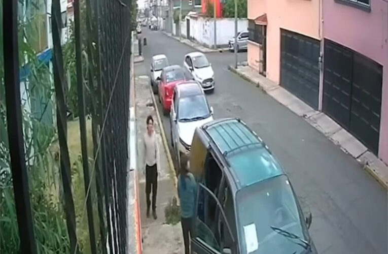 Captan a pareja robando en Toluca y escapan en camioneta verde sin placas