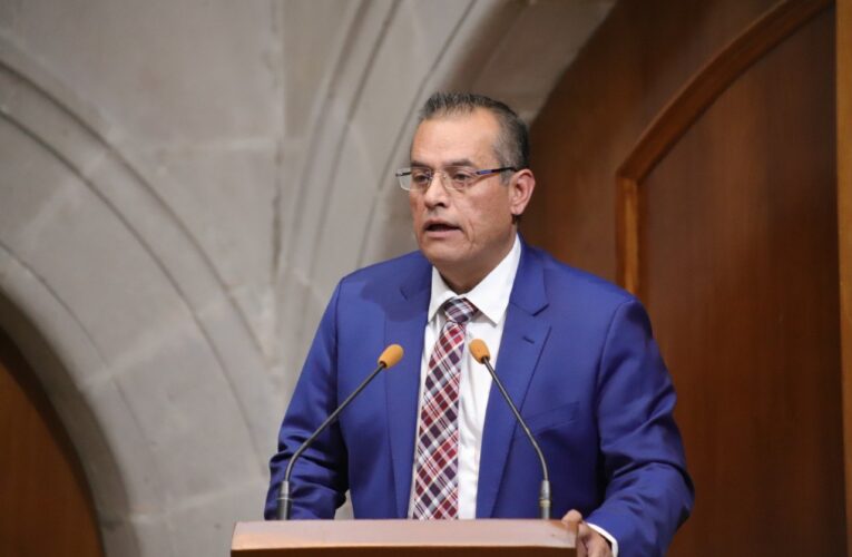 Acusan a Ariel Juárez de corrupción en la Junta de Caminos Edomex