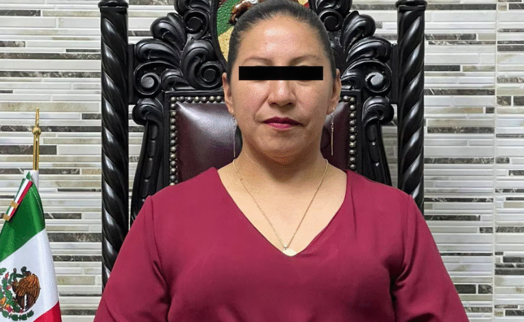 Detienen a alcaldesa de Capulhuac por agresión a funcionaria