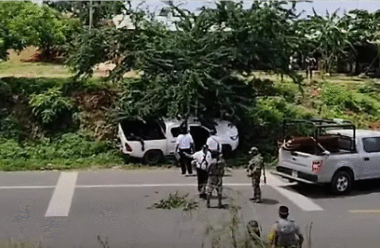 Ejecutan al subdirector de Seguridad y a tres policías en plena carretera de Guerrero