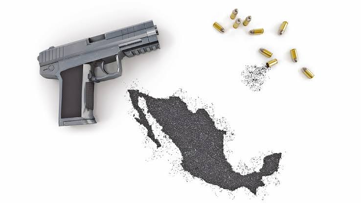 EU desmantela red internacional que intentaba vender armamento militar a grupo criminal en México