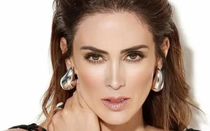 Jacqueline Bracamontes Sufre Accidente en Casa y Es Hospitalizada