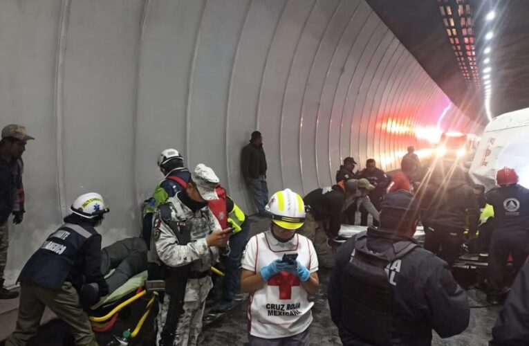Accidente en la Toluca-Naucalpan Deja 12 Heridos y un Prensado Rescatado