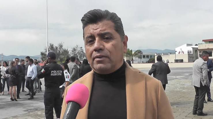 En Nicolas Romero el síndico rompe el orden del Cabildo y desata el caos en plena sesión