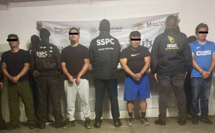 Expolicías caen en Puebla por homicidio y nexos criminales