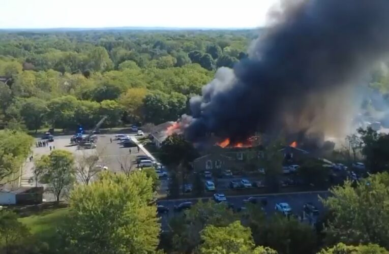 Masacre en iglesia mormona: tiroteo deja heridos y fuego