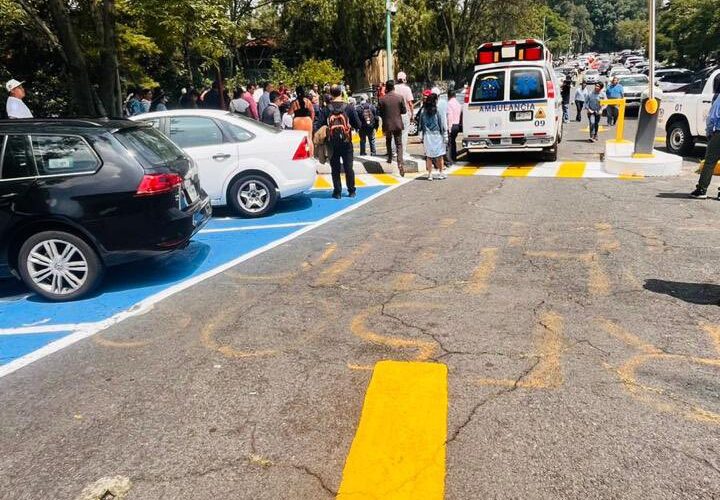 Pánico en CCH Sur: alumno ataca y se lanza