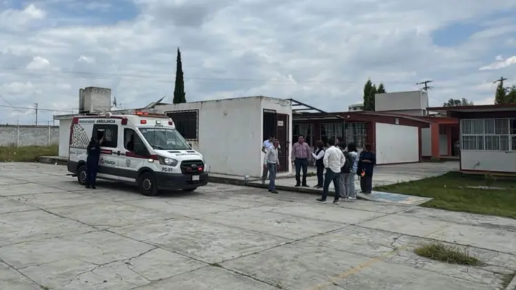 Alumna apuñala a su exnovio