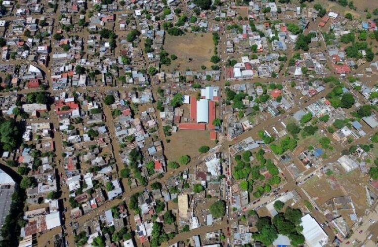 Revisan lista de estudiantes desaparecidos en Veracruz: Sheinbaum y rector