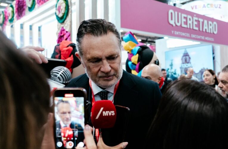 Del discurso turístico al escándalo aéreo: increpan a Kuri de regreso a México