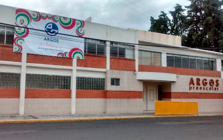 Asaltos a padres de familia frente al Colegio Argos Metepec dejan a la luz la inseguridad del municipio a cargo de Fernando Flores