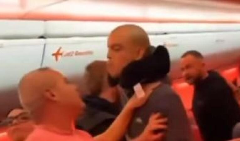 Video | Vuelo de Jet2 aterriza de emergencia tras sangrienta pelea racista