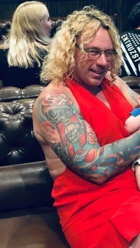 Video | ¡Masacre en el hielo! Un hombre asesina a su familia y se suicida en partido de hockey