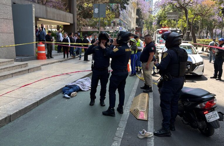 ¡MORTAL CAÍDA EN REFORMA! Se lanza del onceavo piso