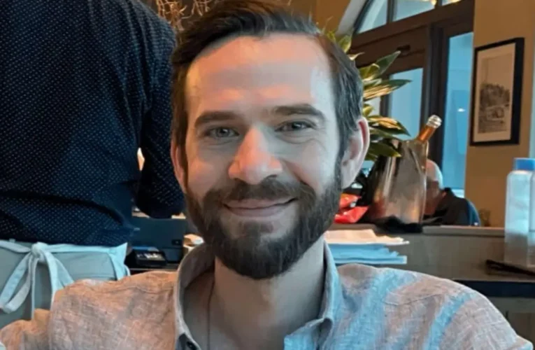 Se enamora de la IA de Google y termina suicidándose: familia acusa manipulación