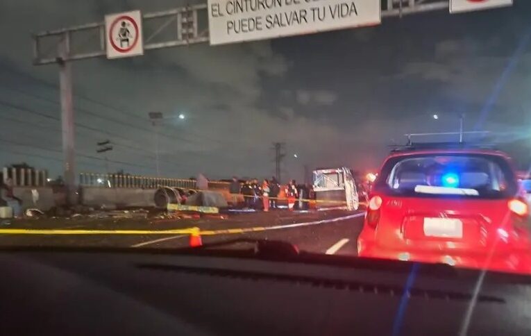 Choque en la México-Pachuca deja dos mujeres muertas