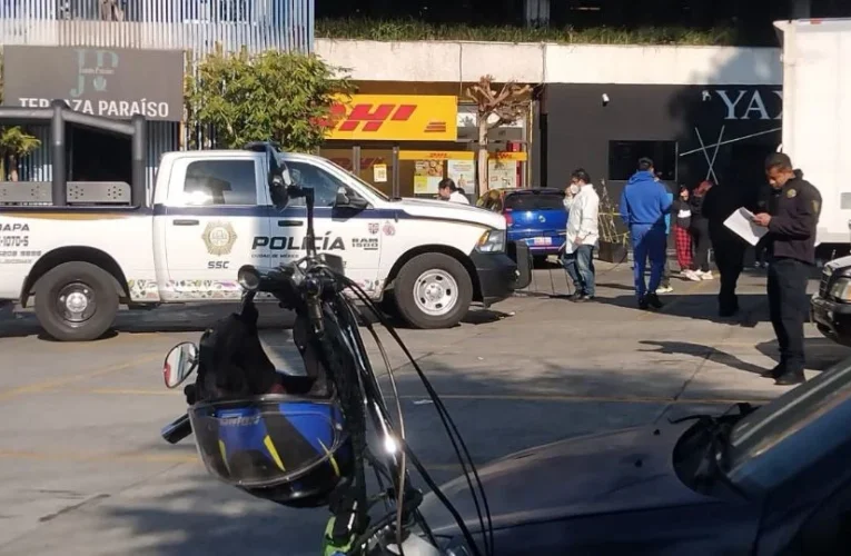 ¡PASILLO DE LA MUERTE! Hombre ejecutado a balazos afuera del antro Makali en CDMX