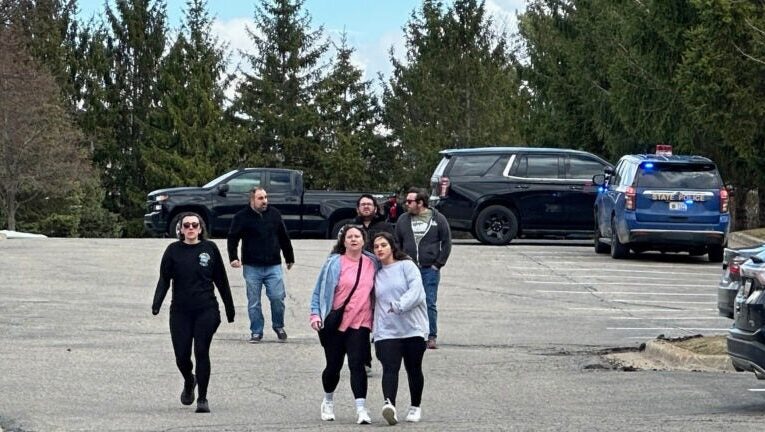 Ataque con vehículo sacude sinagoga en Michigan: agresor es abatido