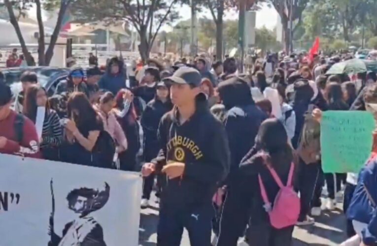 Marcha de UPREZ paraliza Toluca, ¿qué vías están bloqueadas?