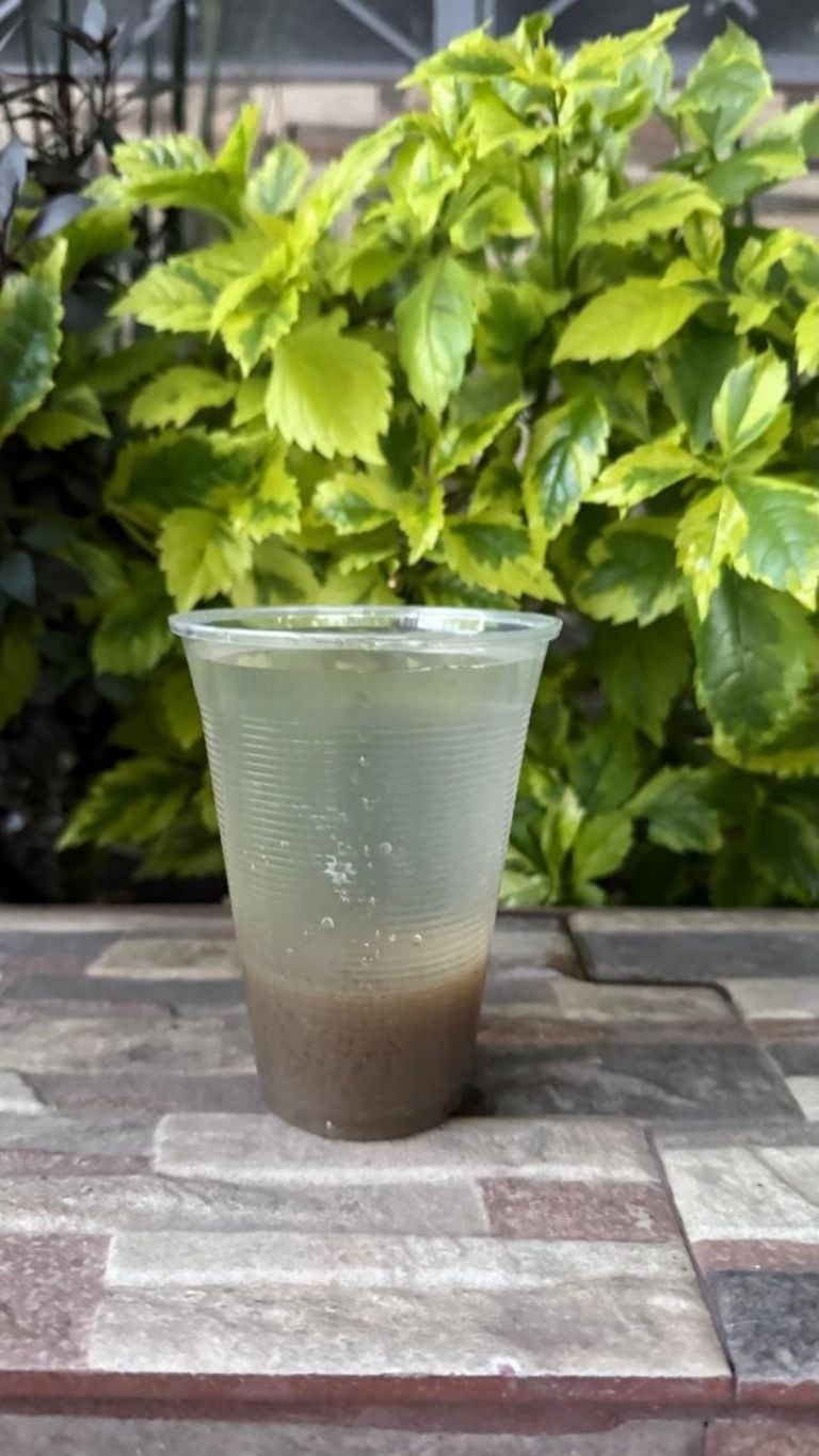 Agua de caño en el grifo