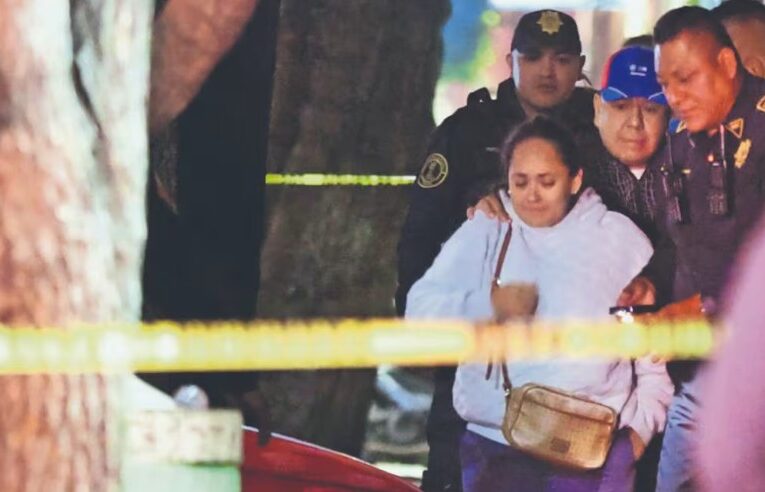 Acribillan a joven con 10 balazos afuera de su casa en Miguel Hidalgo