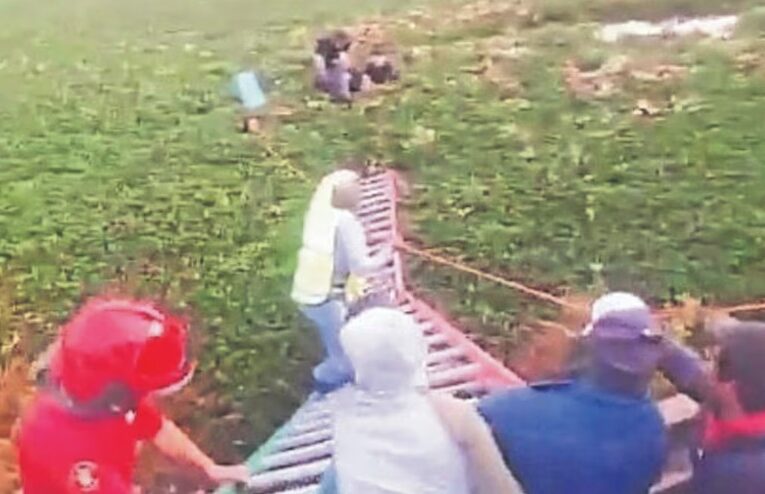 ¡Tragedia en canal de aguas negras! Mujer muere ahogada en Nezahualcóyotl tras brutal volcadura