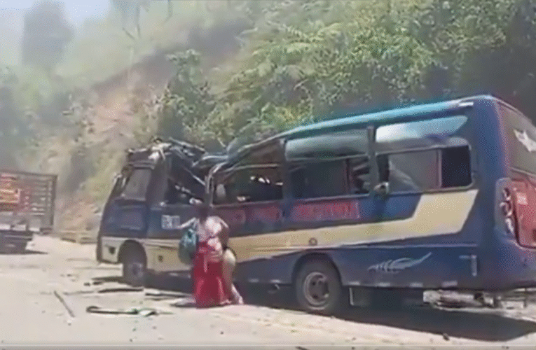 Masacre en la carretera: Brutal ataque con explosivos mata a 7 pasajeros