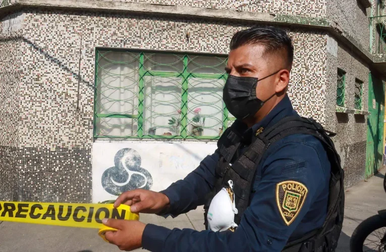 Autoridades investigan la muerte de adolescente en Venustiano Carranza tras hallazgo en su casa.