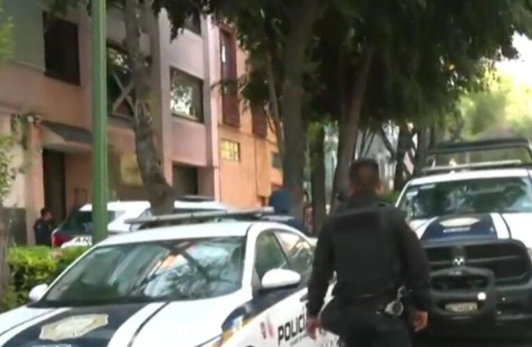 ¡Murió pidiendo auxilio! Apuñalado cae a las puertas de la policía en la Tabacalera