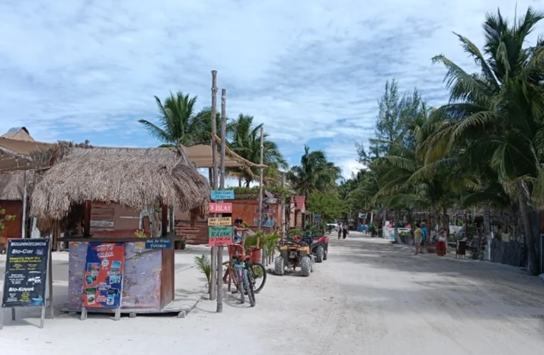 Menor pierde la vida tras golpe en el recreo