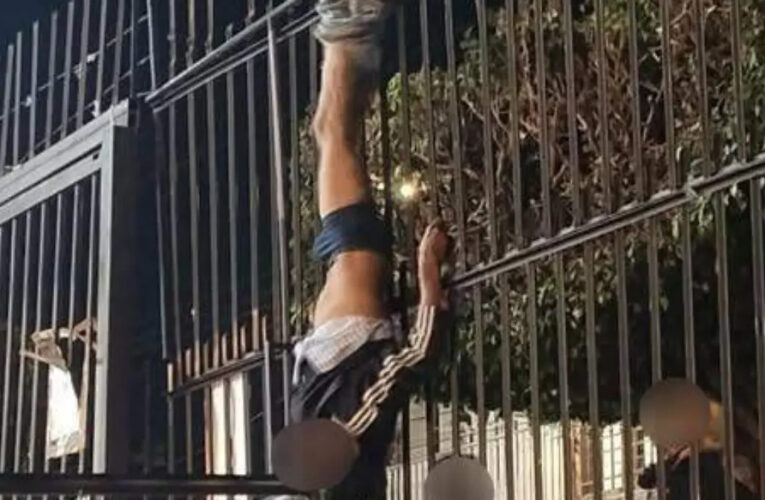 Ladrón queda colgado en rejas de una parroquia en León, Gto.