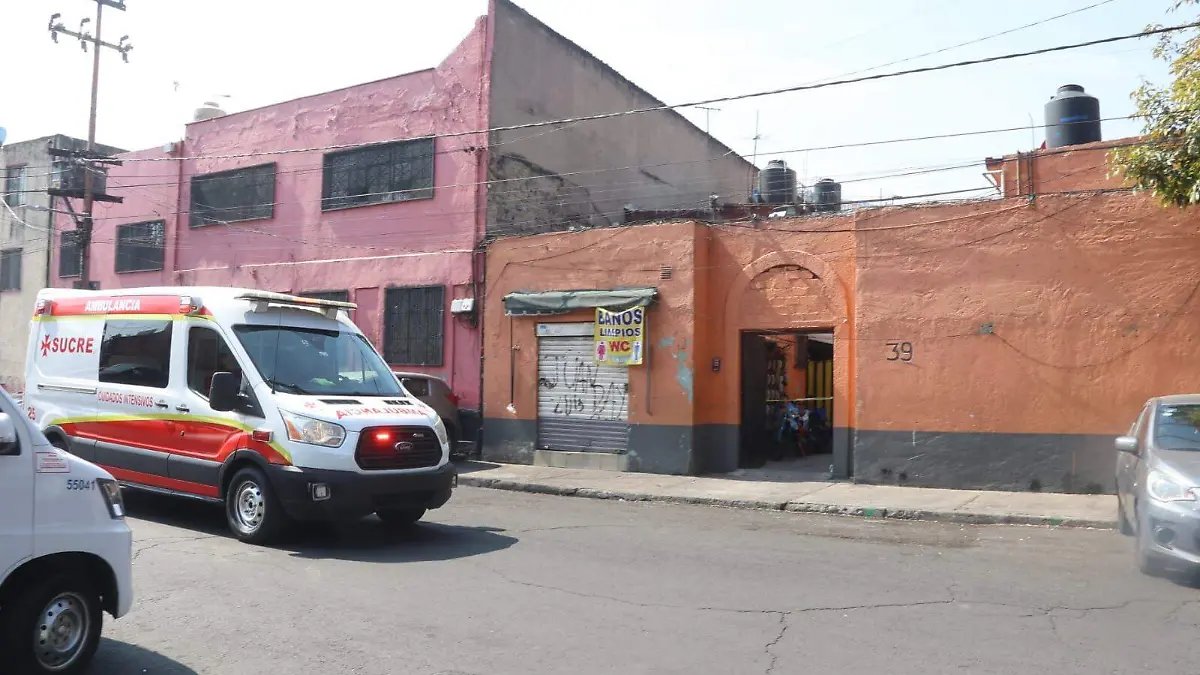 hombre muerto dentro de su casa