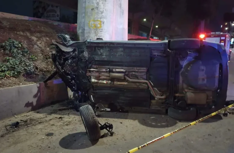 Un conductor pierde la vida tras fuerte choque en el Segundo Piso del Periférico