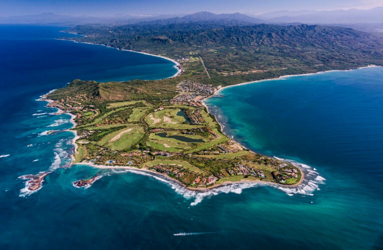 Estalla guerra por playas en Punta de Mita y acusan despojo turístico