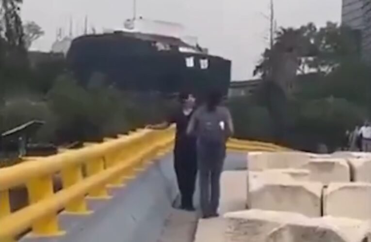¡FÚRIA AL LÍMITE! ARROJA SCOOTER AL ANILLO PERIFÉRICO TRAS BRUTAL PELEA EN POLANCO