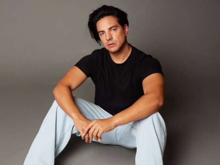 Vadhir Derbez