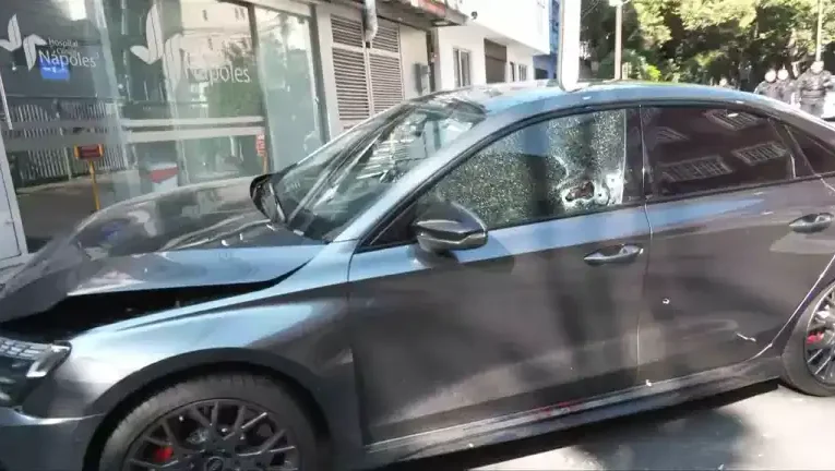Fuerte balacera en la colonia Nápoles deja a un automovilista herido