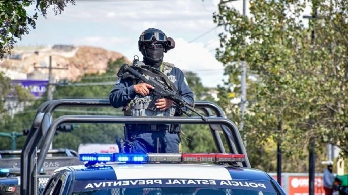 Fuerte enfrentamiento entre policías y civiles armados deja dos muertos y bloqueos