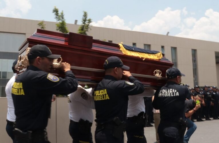 Morelia rinde homenaje a policía caído en cumplimiento de su deber