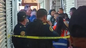 Asesinan a joven frente a su madre en Tepito