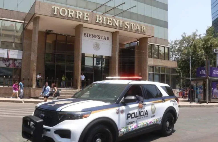 Evacuan a cientos de trabajadores por connato de incendio en la CDMX