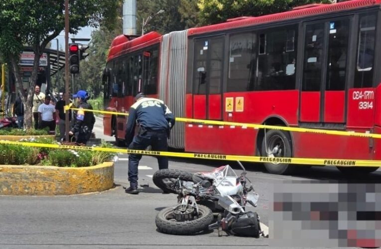 Identifican a motociclista fallecido por Metrobús en Xochimilco