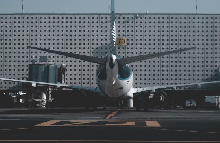 ¡Alerta en el aire! Avión de Aeroméxico aborta despegue en el AICM por invasión de pista de Air Canadá