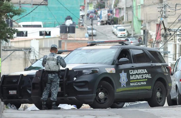 Hallan a hombre ejecutado y maniatado en calles de la colonia Valle Dorado, Naucalpan