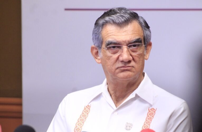 ¡Freno a los rumores! Américo Villarreal exhibe su visa en vivo y desmiente investigación de EE. UU. por ‘Huachicol’
