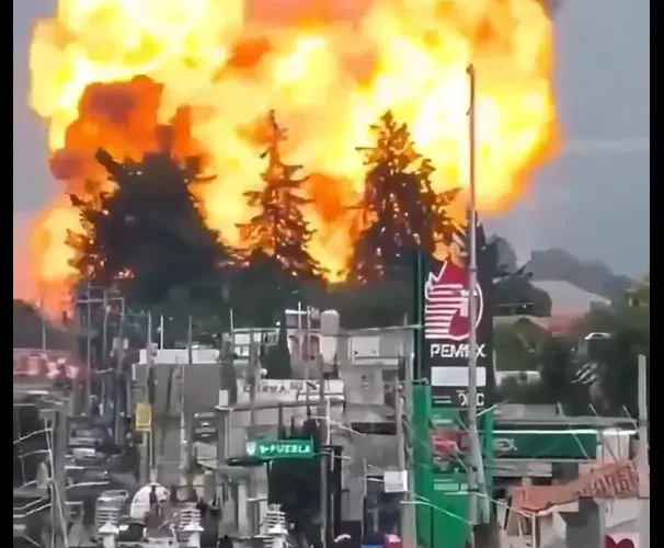 Reportan explosión de 4 pipas de gas en Tepeaca, Puebla