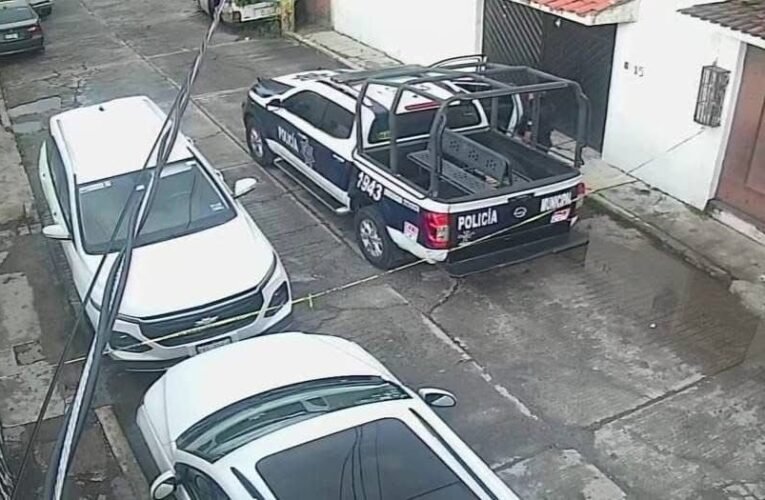 ¡BAJO FUEGO! ATACAN A BALAZOS LA VIVIENDA DEL LÍDER DEL TIANGUIS DE TEMIXCO EN MORELOS