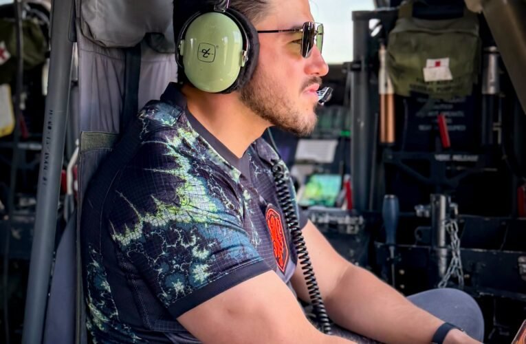 ¡De fiesta en el Mundial! Critican a Samuel García por usar el Black Hawk y regalar cervezas en Monterrey