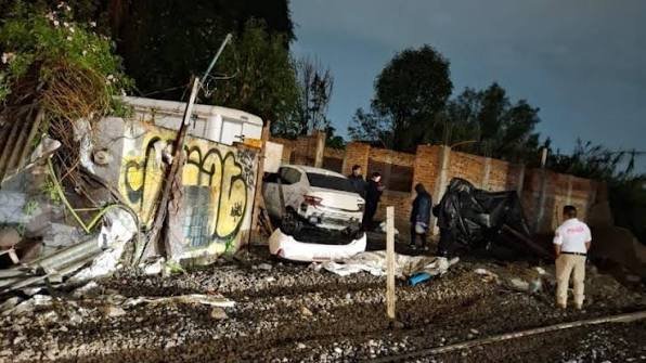 Tren embiste combi en Tultepec