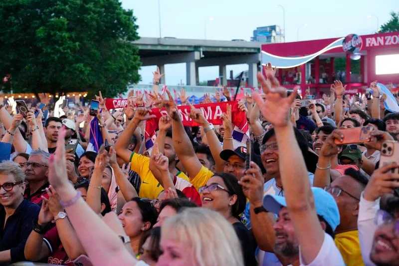 ¡ALERTA SANITARIA! REPORTAN CASI 400 GOLPES DE CALOR EN SEDES Y FAN FEST DEL MUNDIAL EN MÉXICO